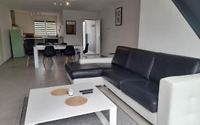 Logement De 100M2 Avec Terrasse